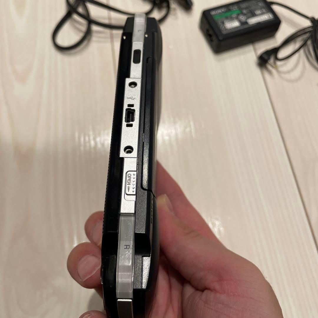 sony psp-1000 handheld console interior details