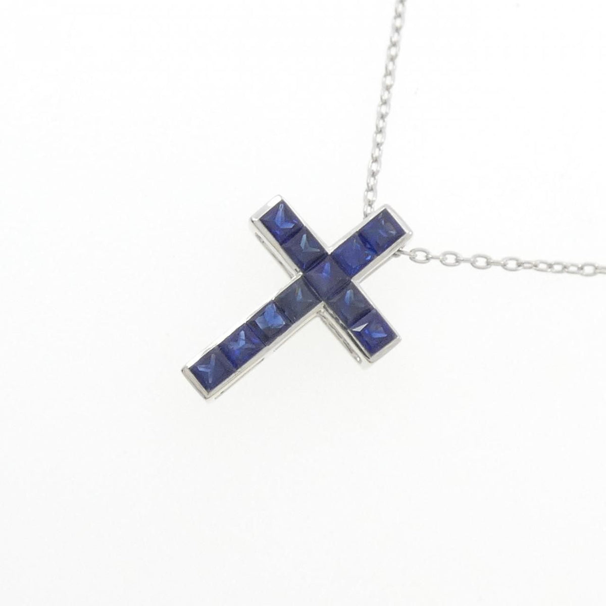 necklace rear view