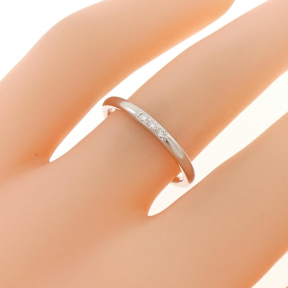 tasaki ring accessories included