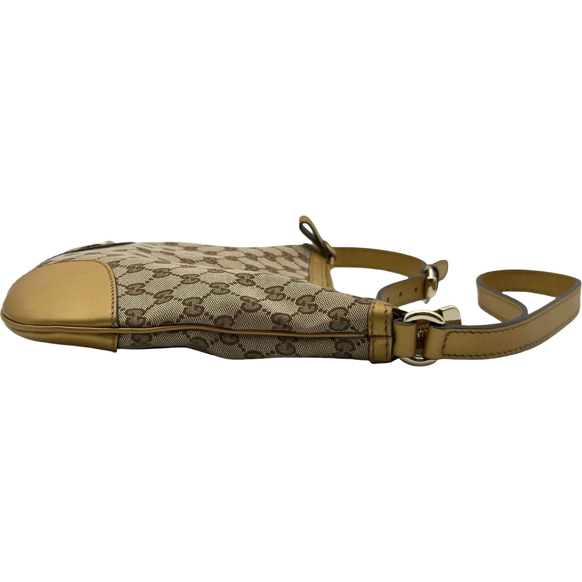 gucci shoulder bag front view
