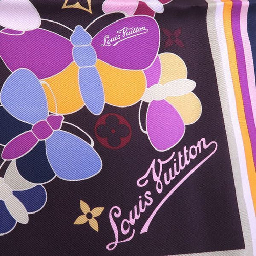 louis vuitton scarf interior details