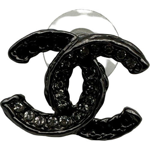 chanel earrings interior details