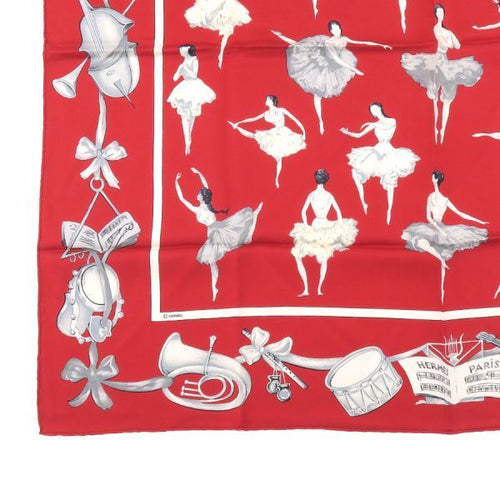 hermes scarf side view
