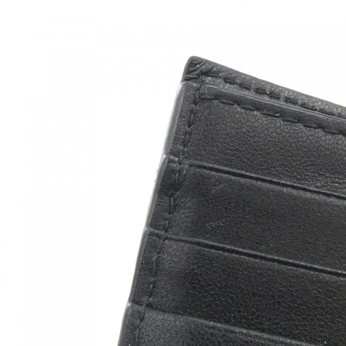 christian dior s5173uwhc black wallet functional details