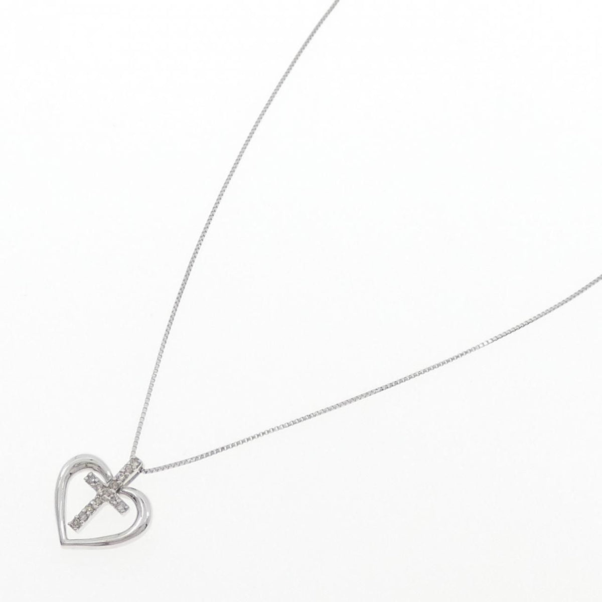 necklace front view