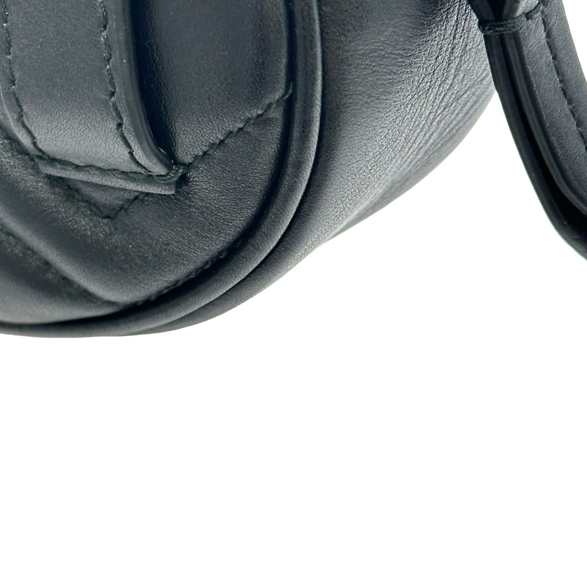 gucci shoulder bag functional details