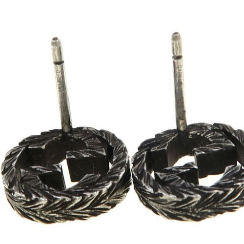 gucci 925sv/2.9g earrings side view