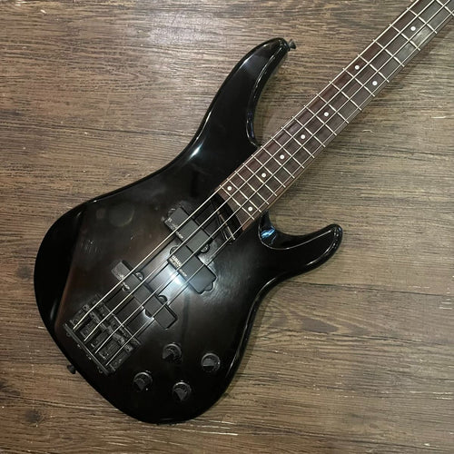 yamaha black bass guitar front view