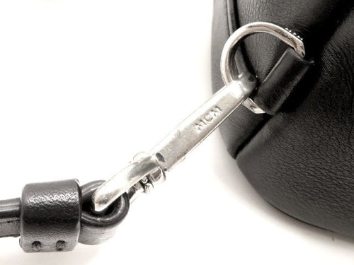 backpack markings and labels