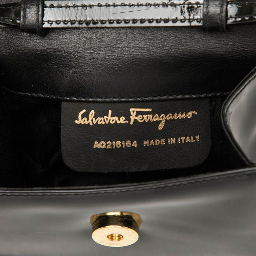salvatore ferragamo aq216164 shoulder bag accessories included