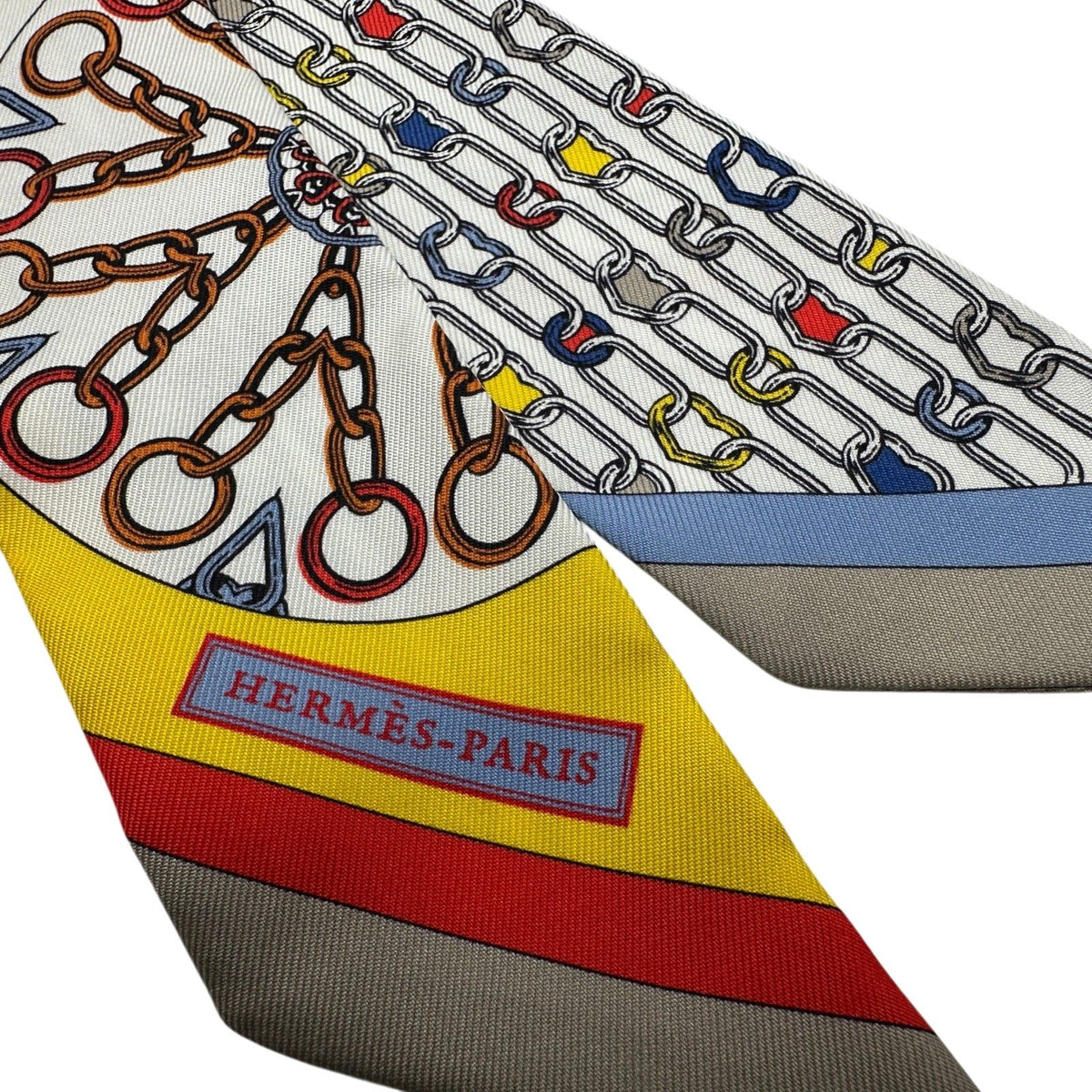 hermes scarf side view