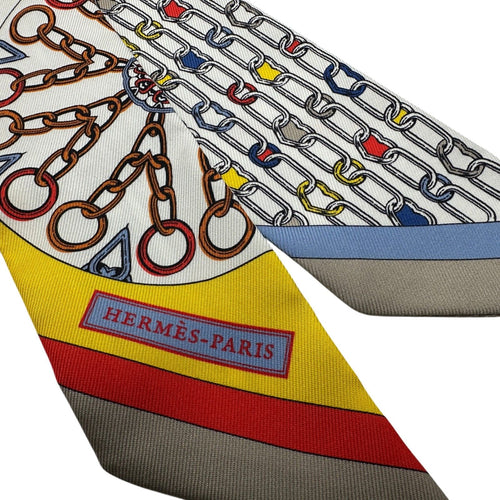 hermes scarf side view