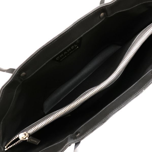 chanel pouch / clutch rear view