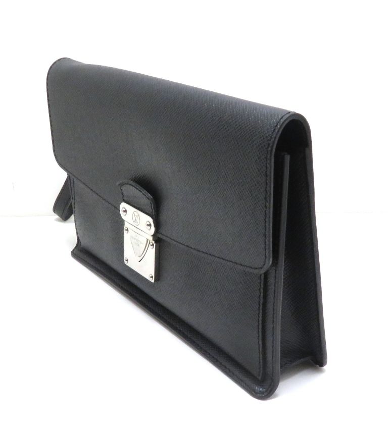 louis vuitton m32592 pouch / clutch front view