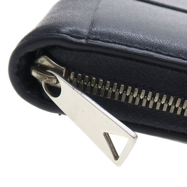 bottega veneta wallet side view
