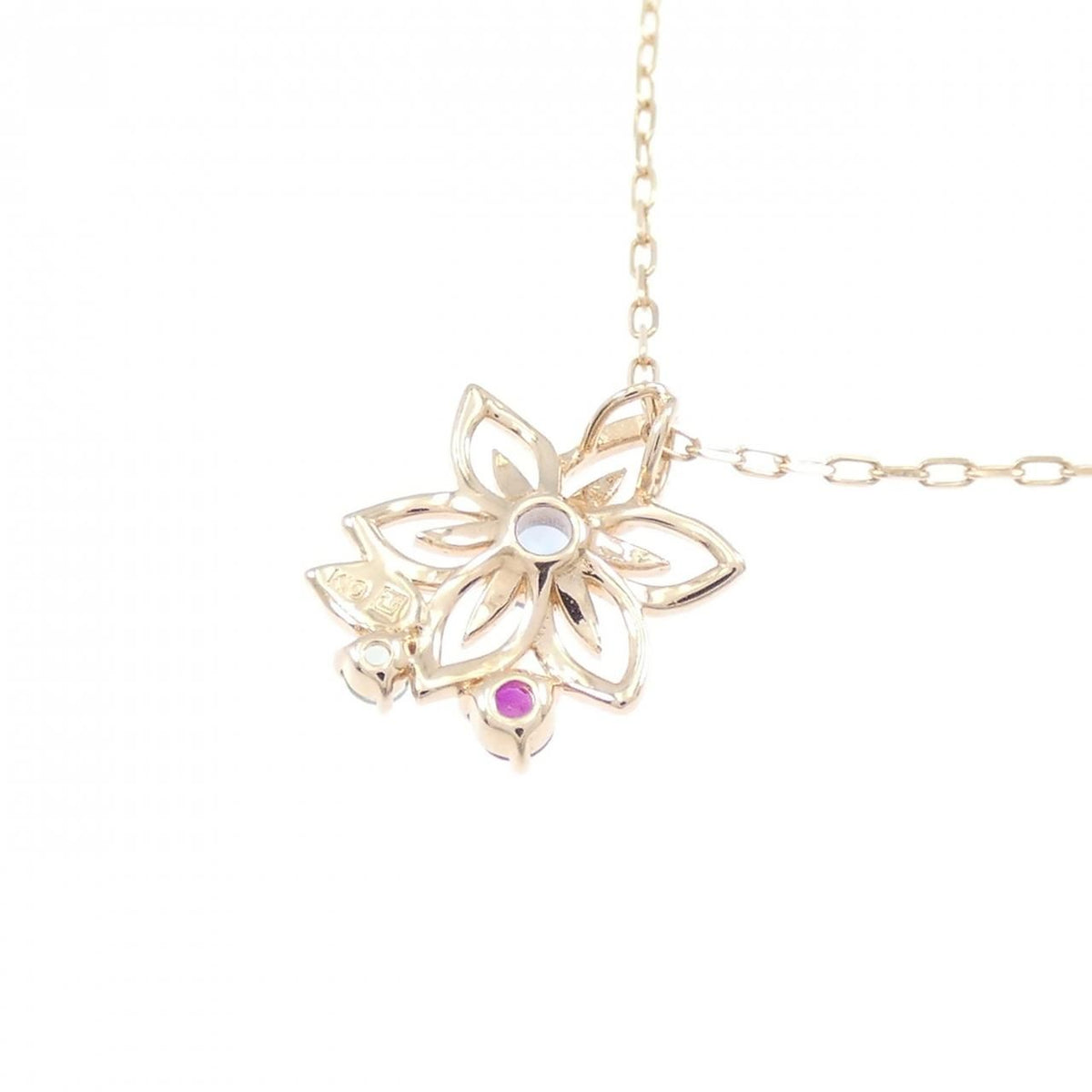 necklace side view