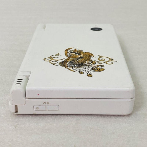 nintendo twl-001 white handheld console interior details
