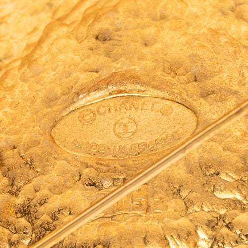 chanel brooch interior details