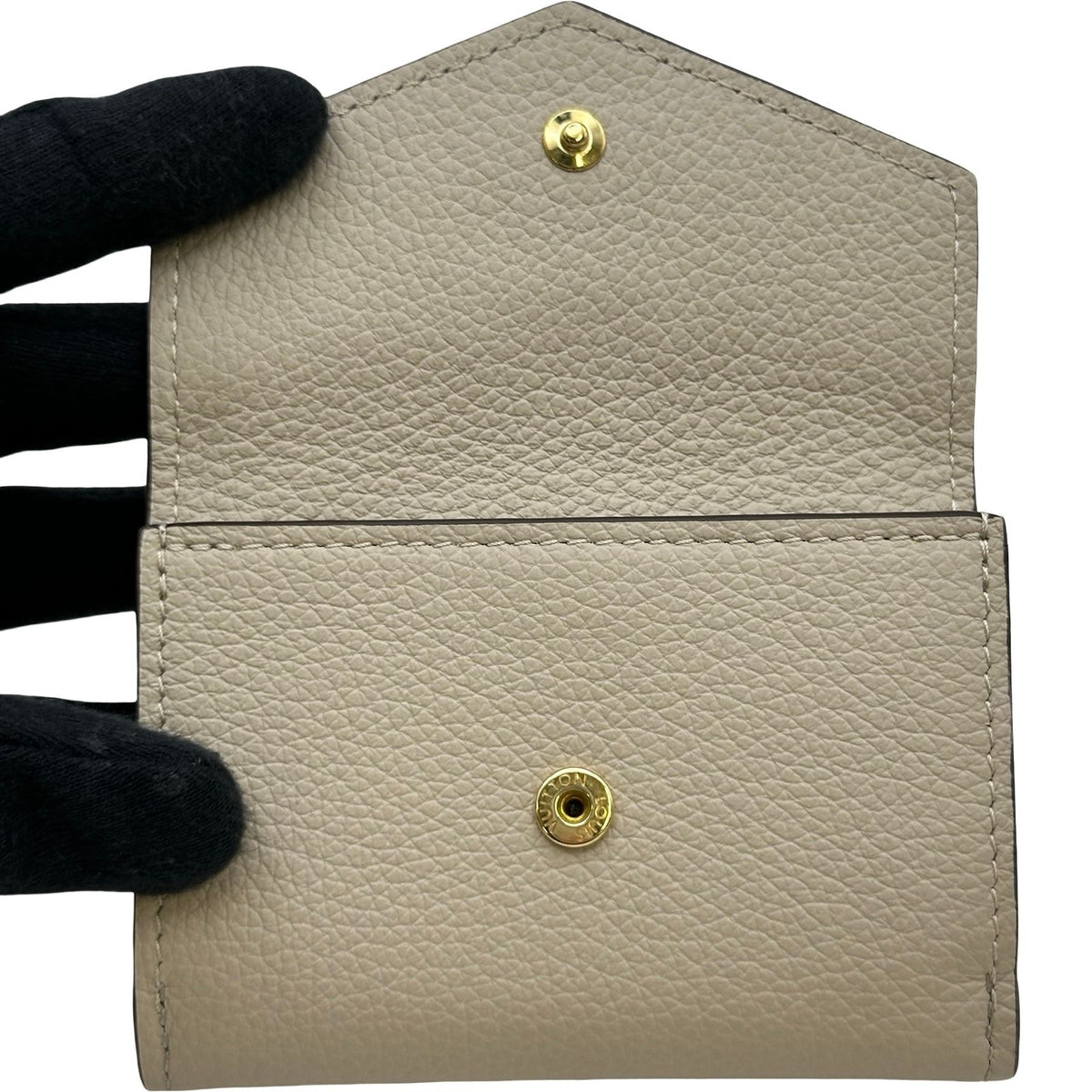 louis vuitton m69340 grey wallet interior details