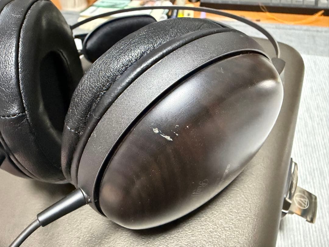audio-technica ath-w5000 headphones interior details