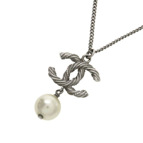 chanel b14v necklace rear view