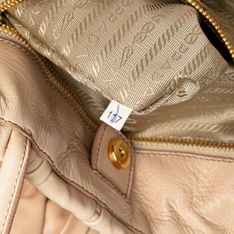 prada bn1932 beige / pink tote bag functional details