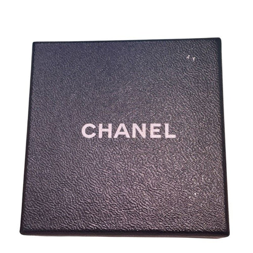 chanel earrings interior details
