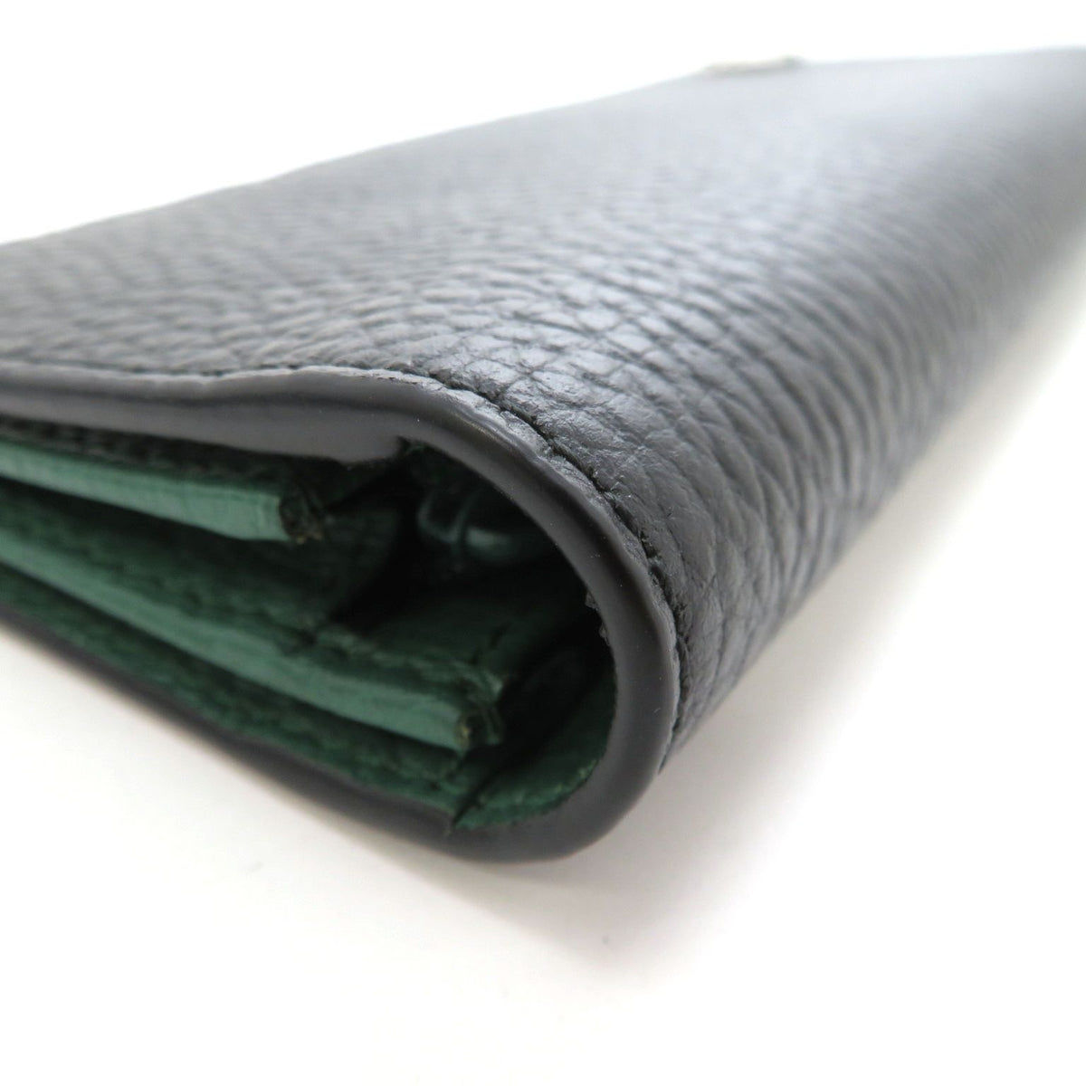 gucci wallet interior details