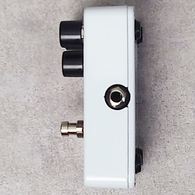 grey guitar effector accessories included