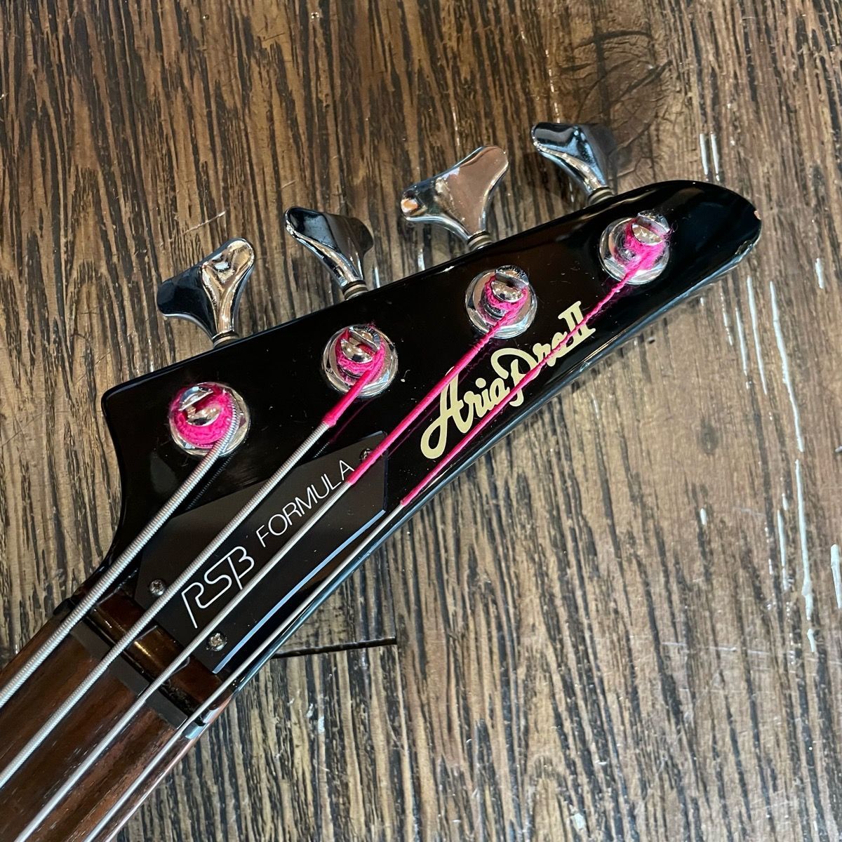 aria bass guitar side view