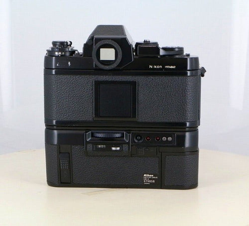 nikon md-4 camera accessories included