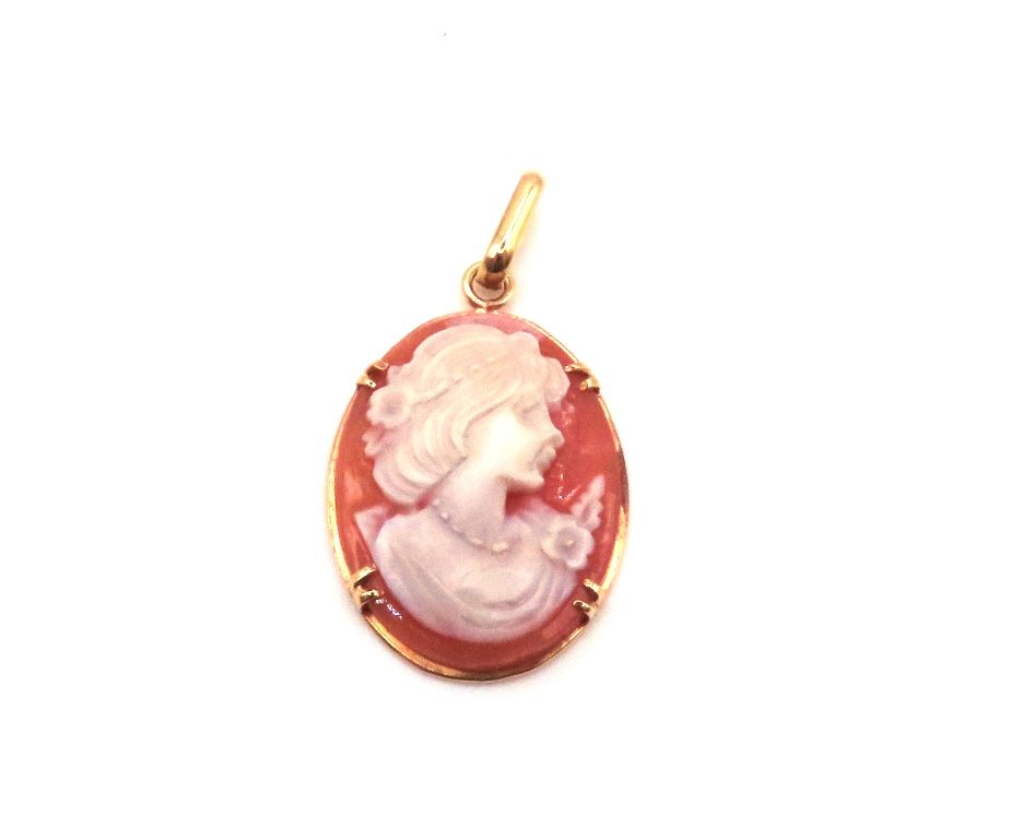 18K Yellow Gold Pendant