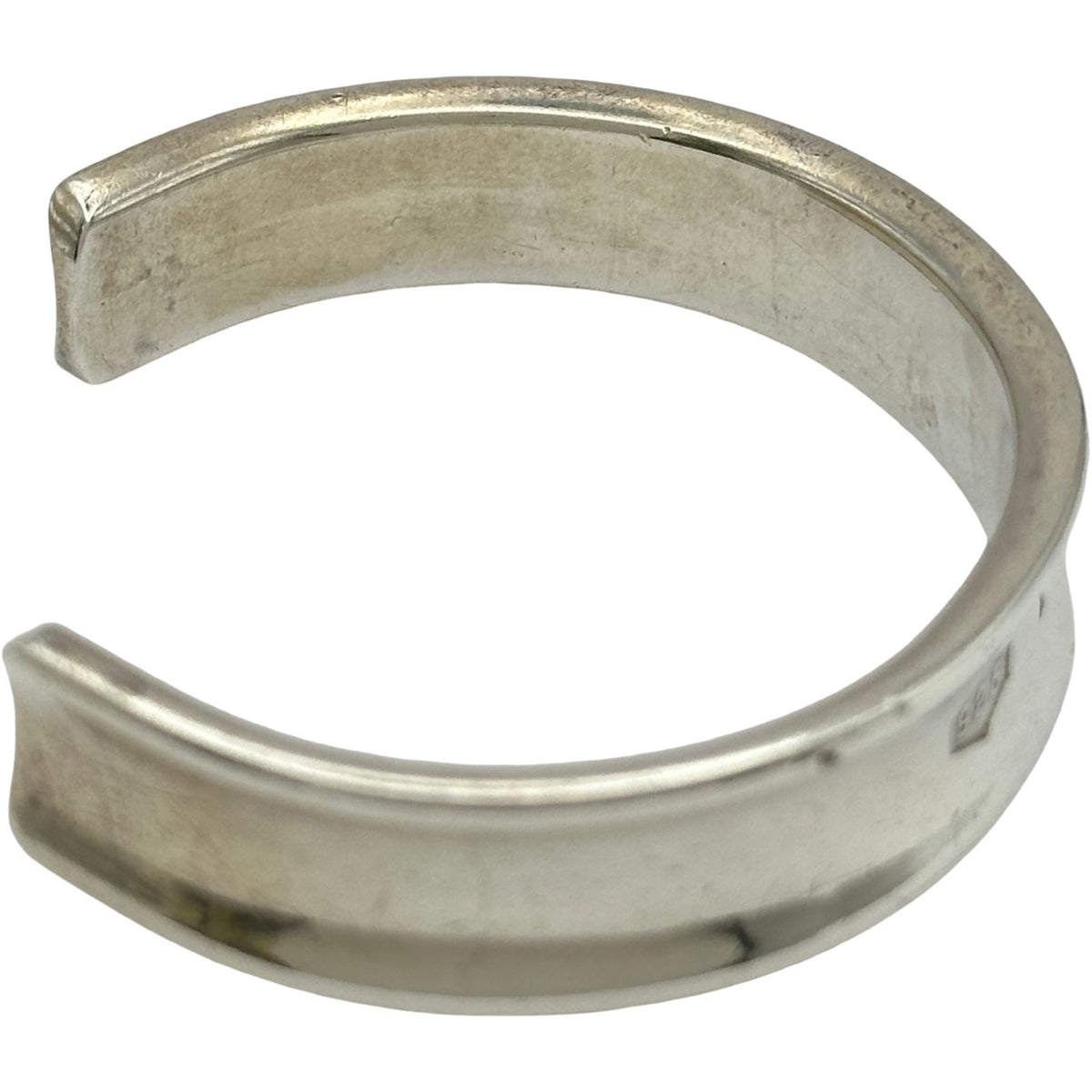 bracelet accessories included