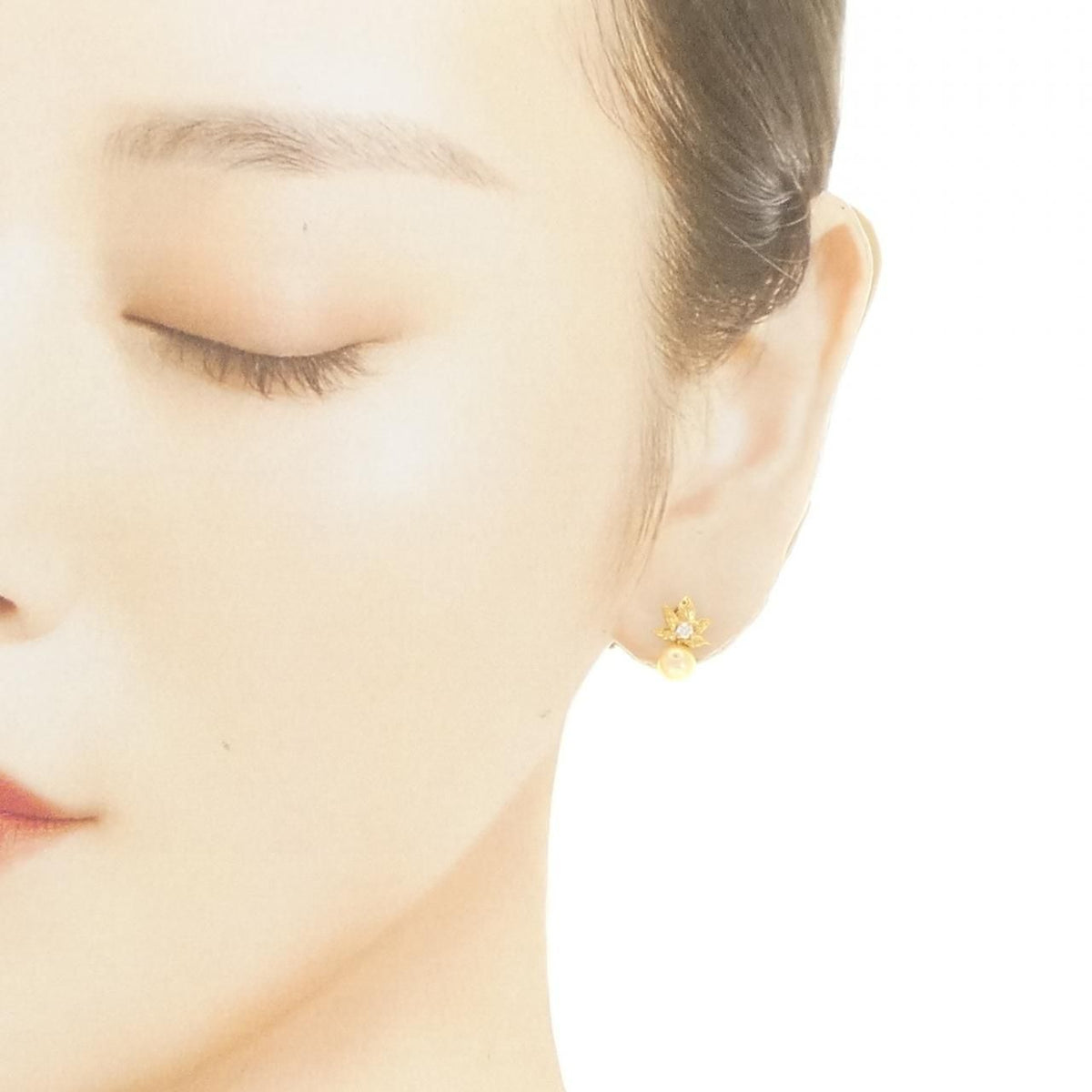 earrings side view