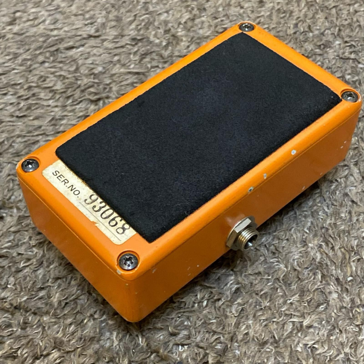 guitar effector rear view