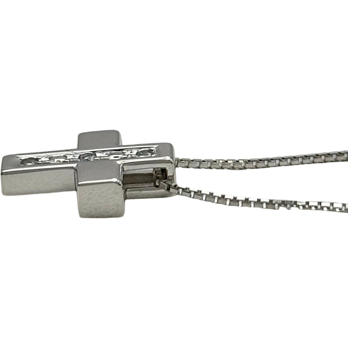 tasaki necklace side view
