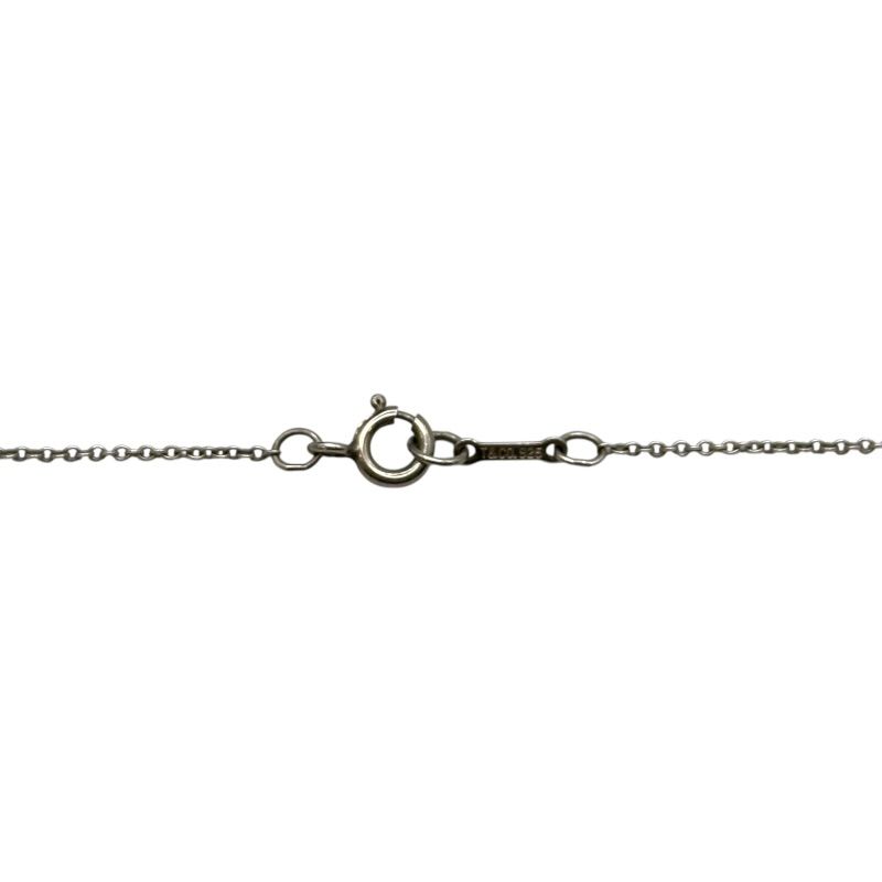necklace interior details