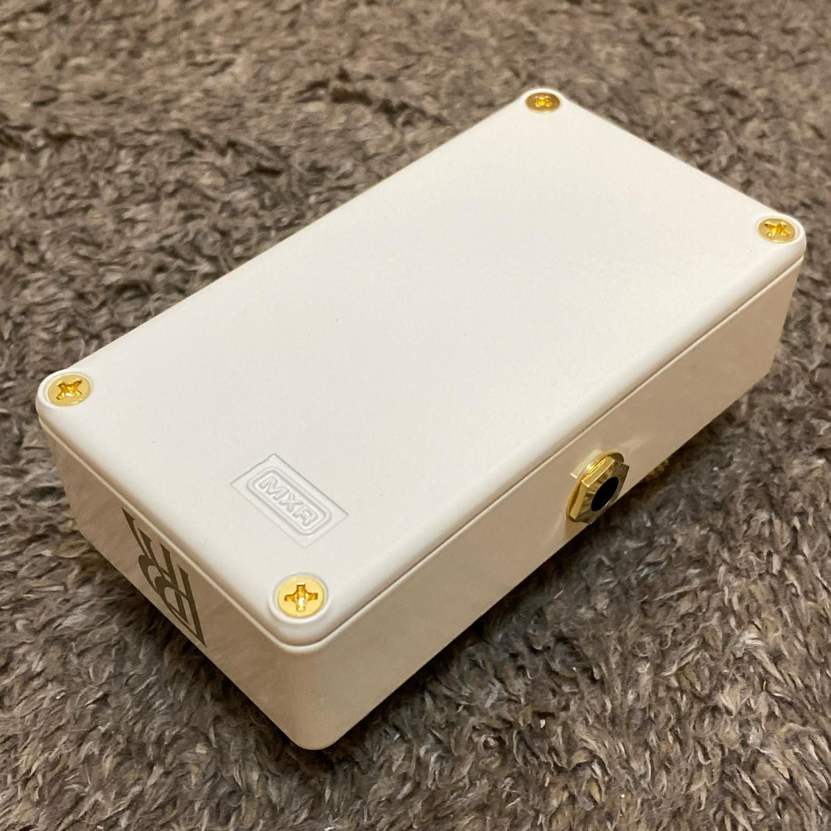 guitar effector rear view