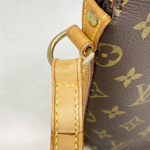 louis vuitton m51290 shoulder bag functional details