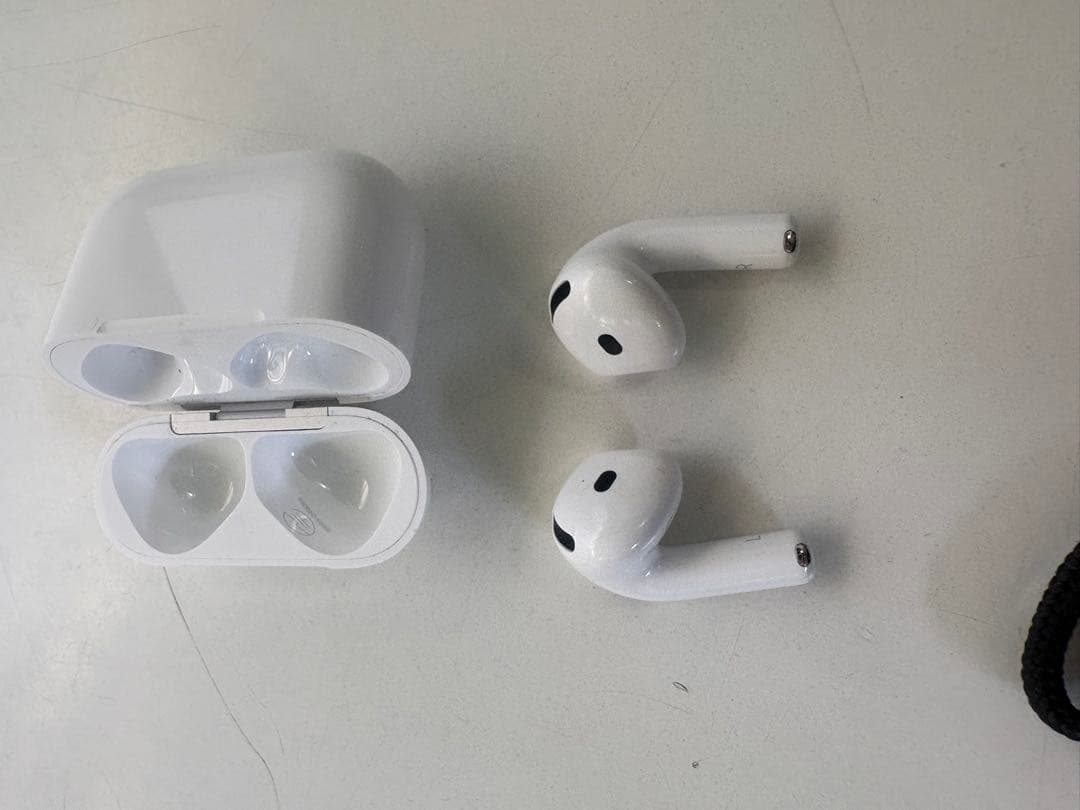 Airpods Body